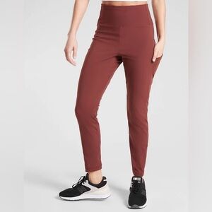 Athleta Trekkie Hybrid Crop Tight Women’s Size 8 Casual Leggings Outdoor Hiking